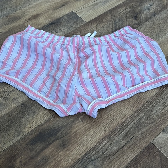 pink and white gilly hicks sleep shorts - Picture 2 of 4